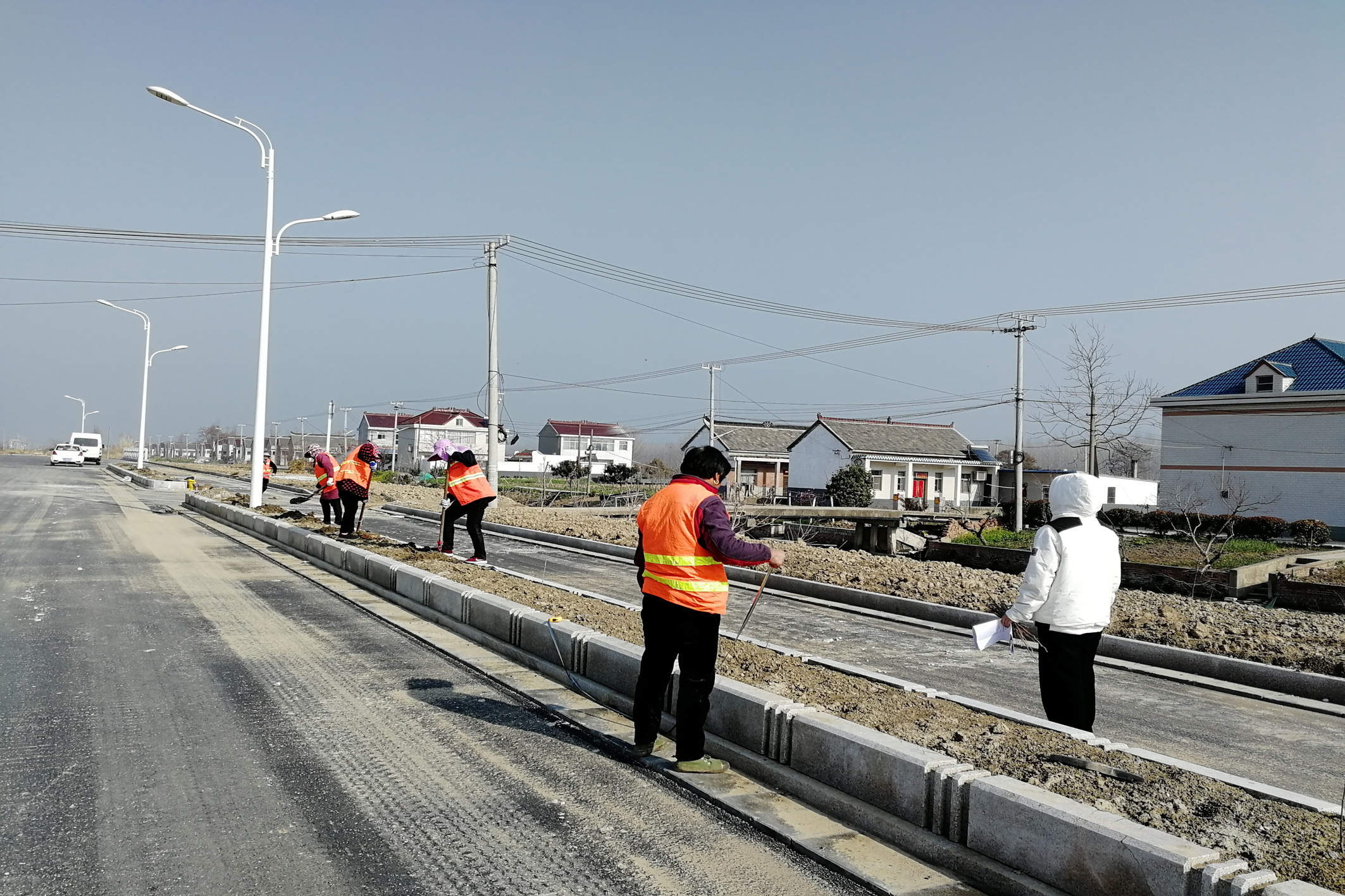 技術(shù)人員現(xiàn)場(chǎng)定點(diǎn)放線 技術(shù)人員現(xiàn)場(chǎng)定點(diǎn)放線