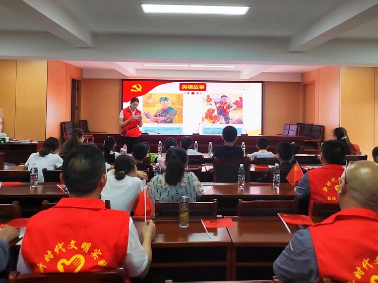 英模.jpg 英模.jpg