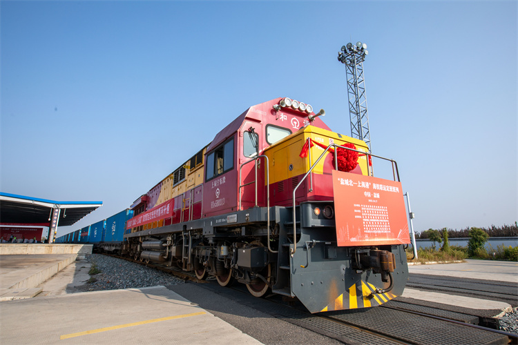 海鐵定班班列開通 (2).jpg