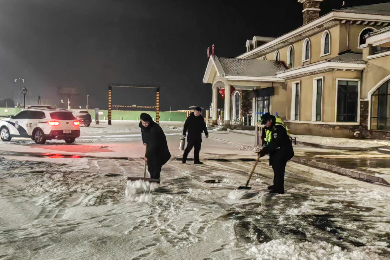 公路服務(wù)公司-8.jpg 公路服務(wù)公司-8.jpg