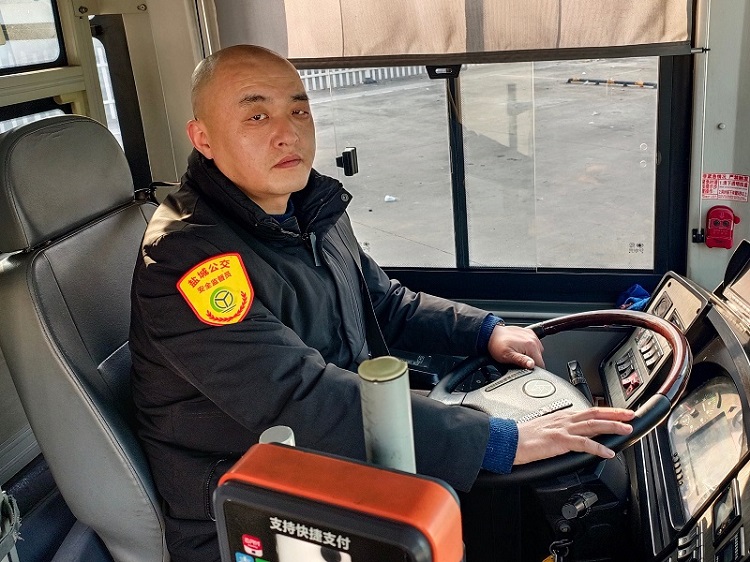 10-K1線駕駛員劉谷明.jpg